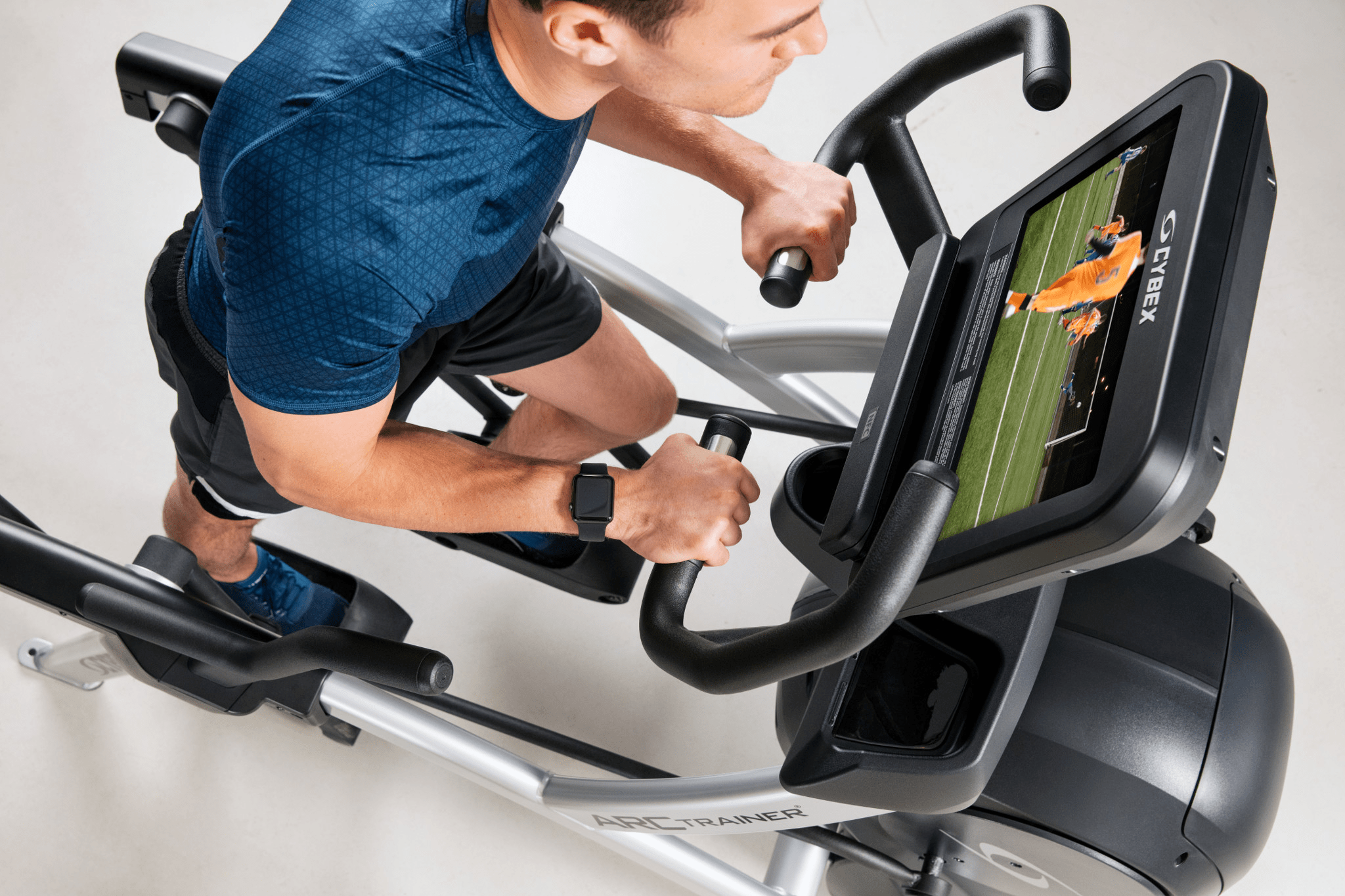 R-Series-Arc-Trainer-man-training-above-shoulder-1136